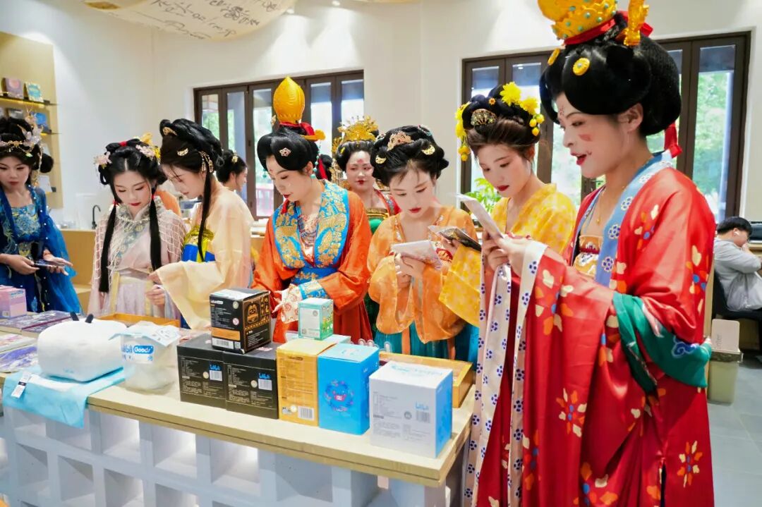 1761012877109874.jpg 640 (85).jpg