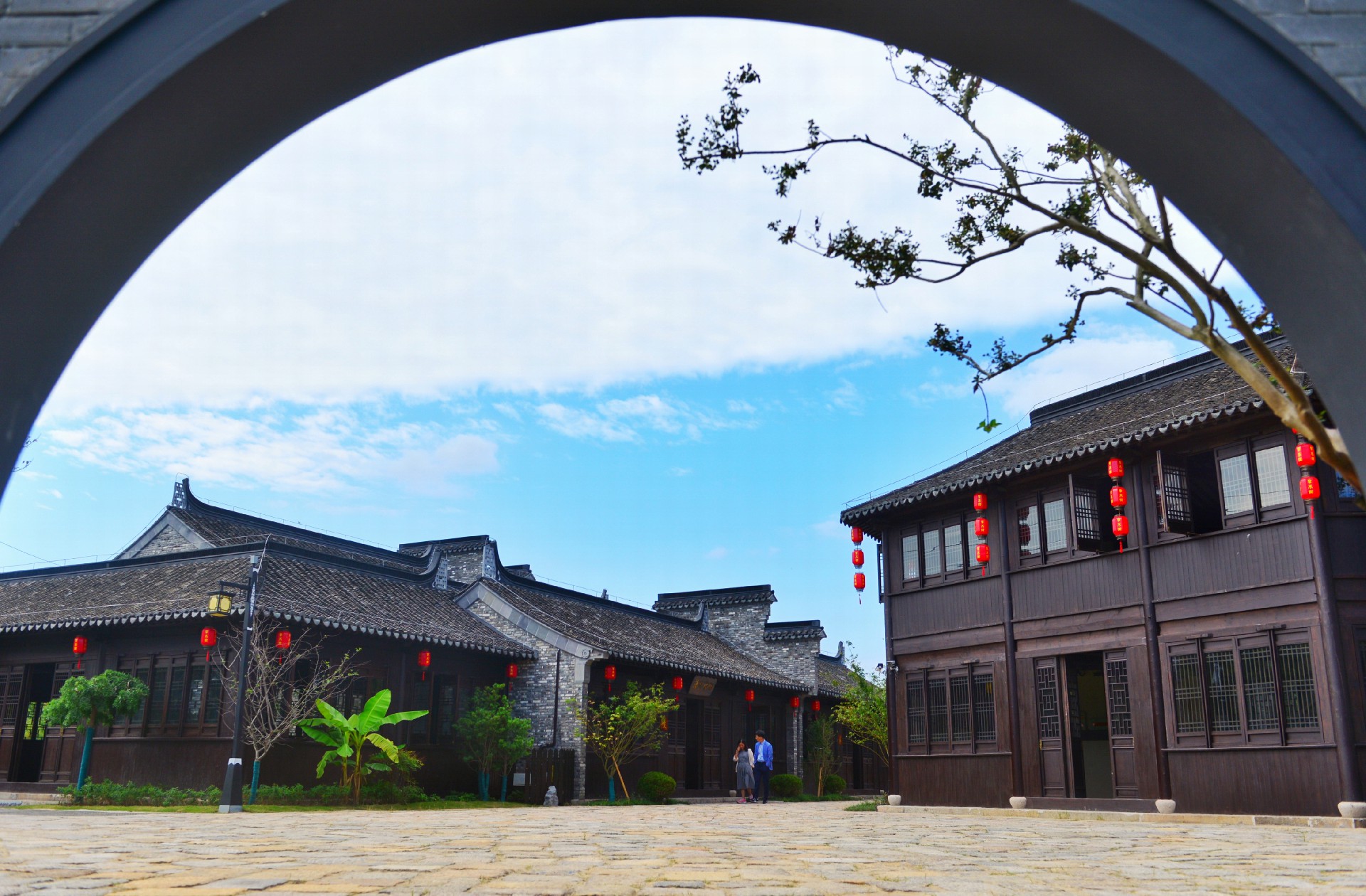 东台市  陈庆华 《犁木街 》13951555757.jpg